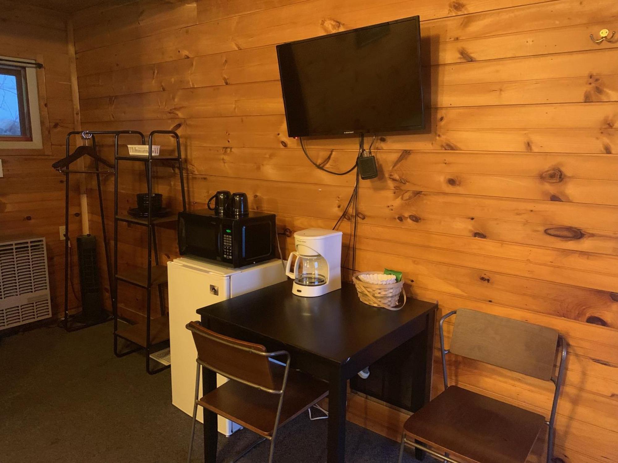 Pine Crest Motel & Cabins Barton Kamer foto