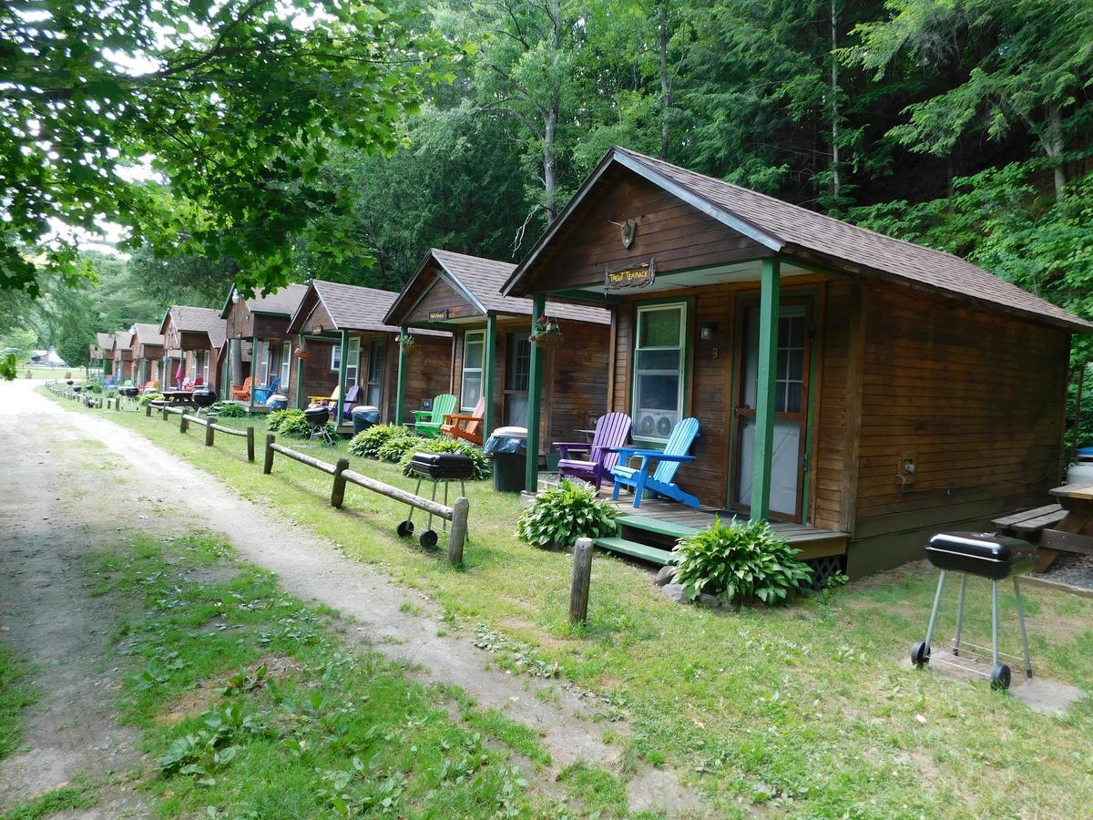 Pine Crest Motel & Cabins Barton Buitenkant foto