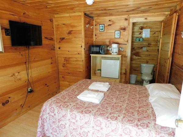 Pine Crest Motel & Cabins Barton Buitenkant foto