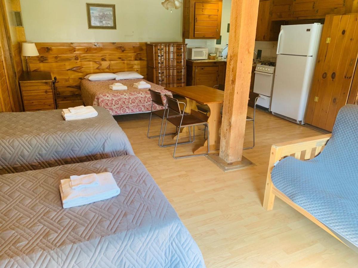 Pine Crest Motel & Cabins Barton Buitenkant foto