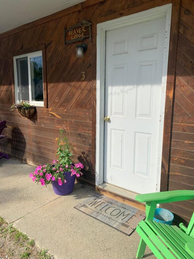 Pine Crest Motel & Cabins Barton Buitenkant foto