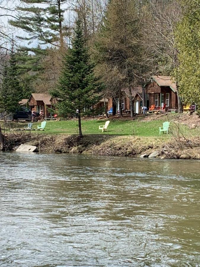 Pine Crest Motel & Cabins Barton Buitenkant foto