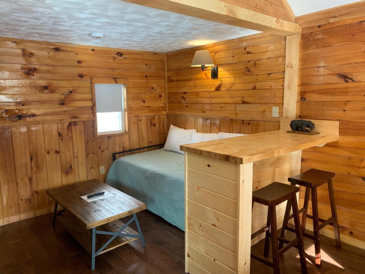 Pine Crest Motel & Cabins Barton Buitenkant foto